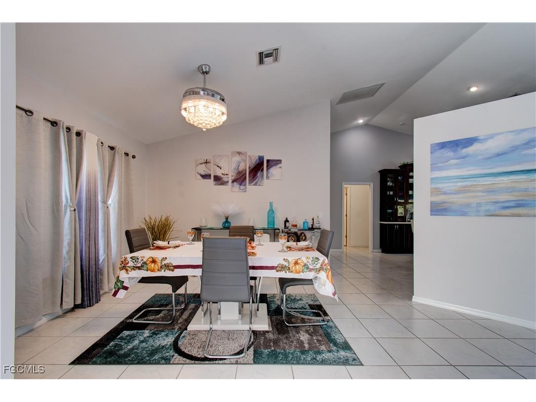 4332 Country Club Boulevard Cape Coral FL 33904 2025021437 image4