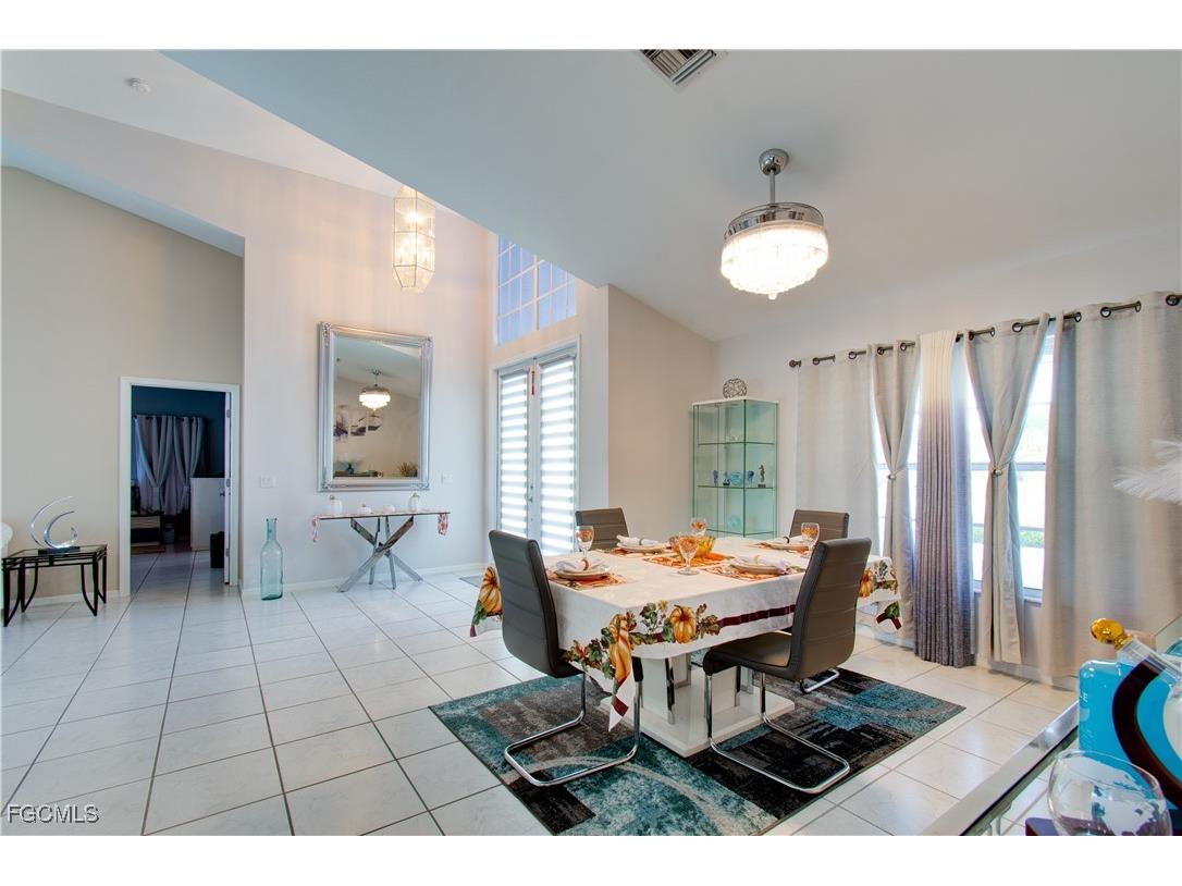 4332 Country Club Boulevard Cape Coral FL 33904 2025021437 image7