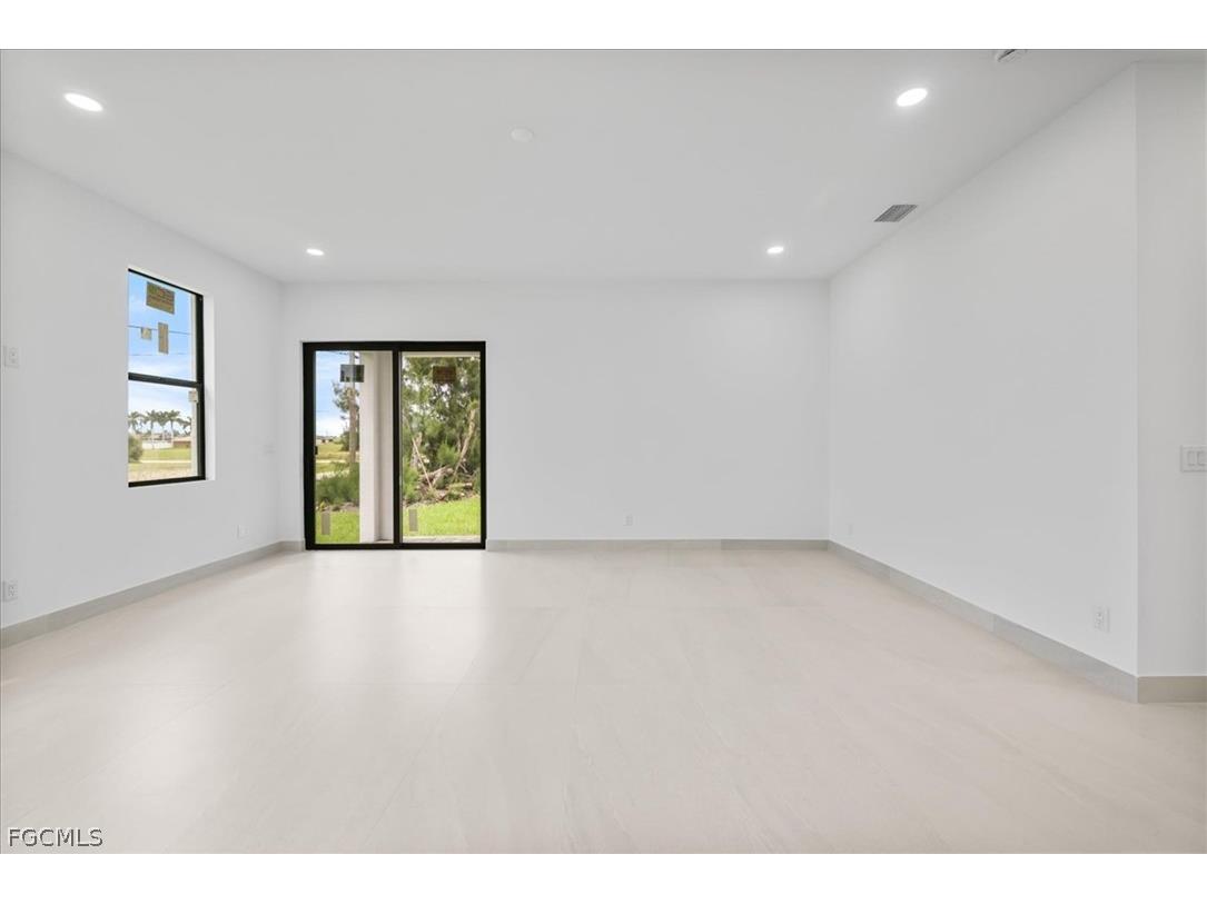 4333 NW 33rd Lane Cape Coral FL 33993 2026010127 image10