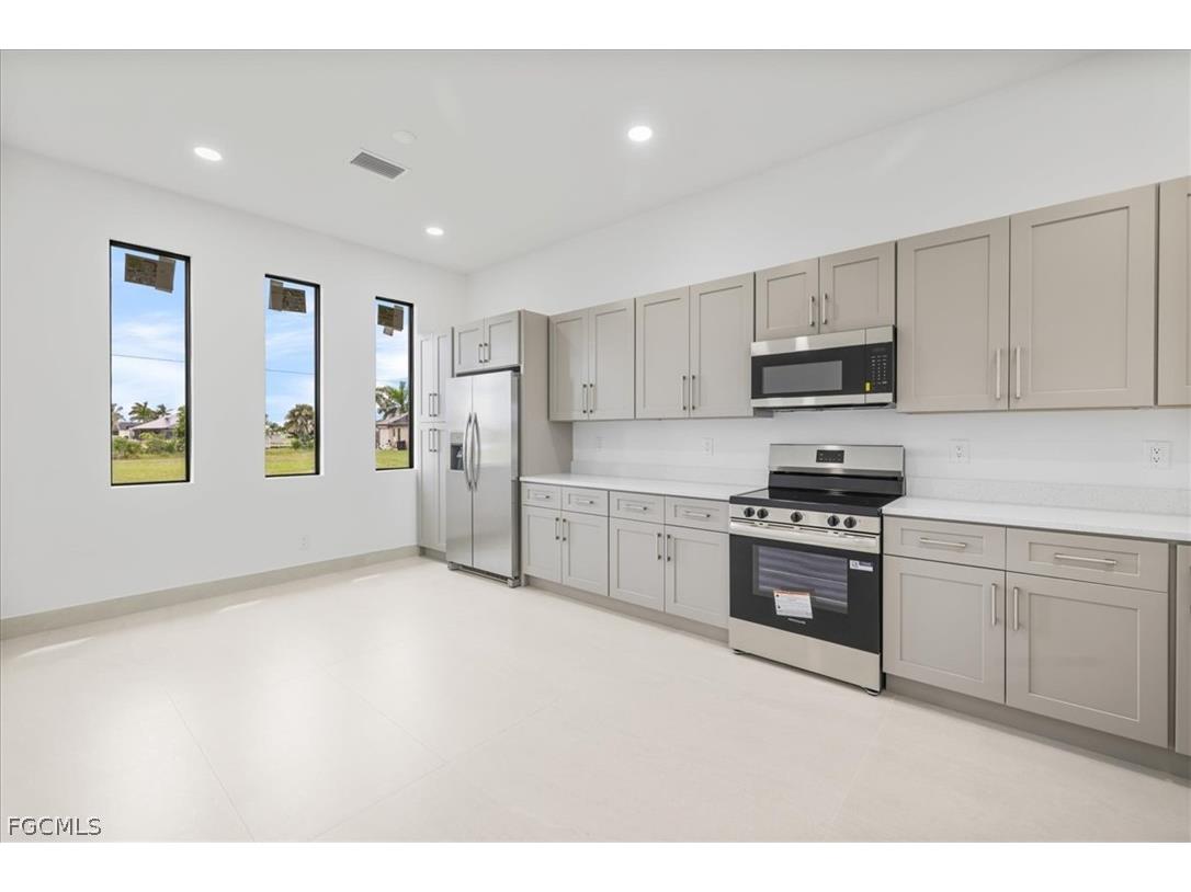 4333 NW 33rd Lane Cape Coral FL 33993 2026010127 image15