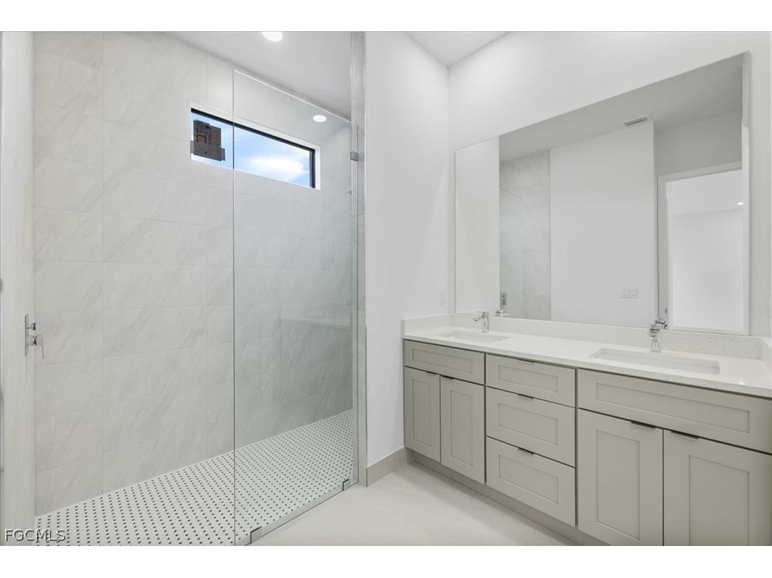 4333 NW 33rd Lane Cape Coral FL 33993 2026010127 image22