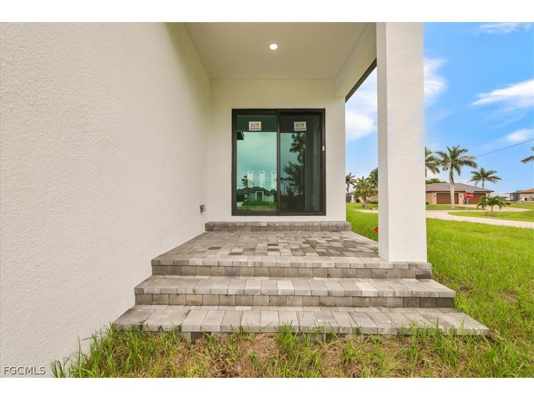 4333 NW 33rd Lane Cape Coral FL 33993 2026010127 image33