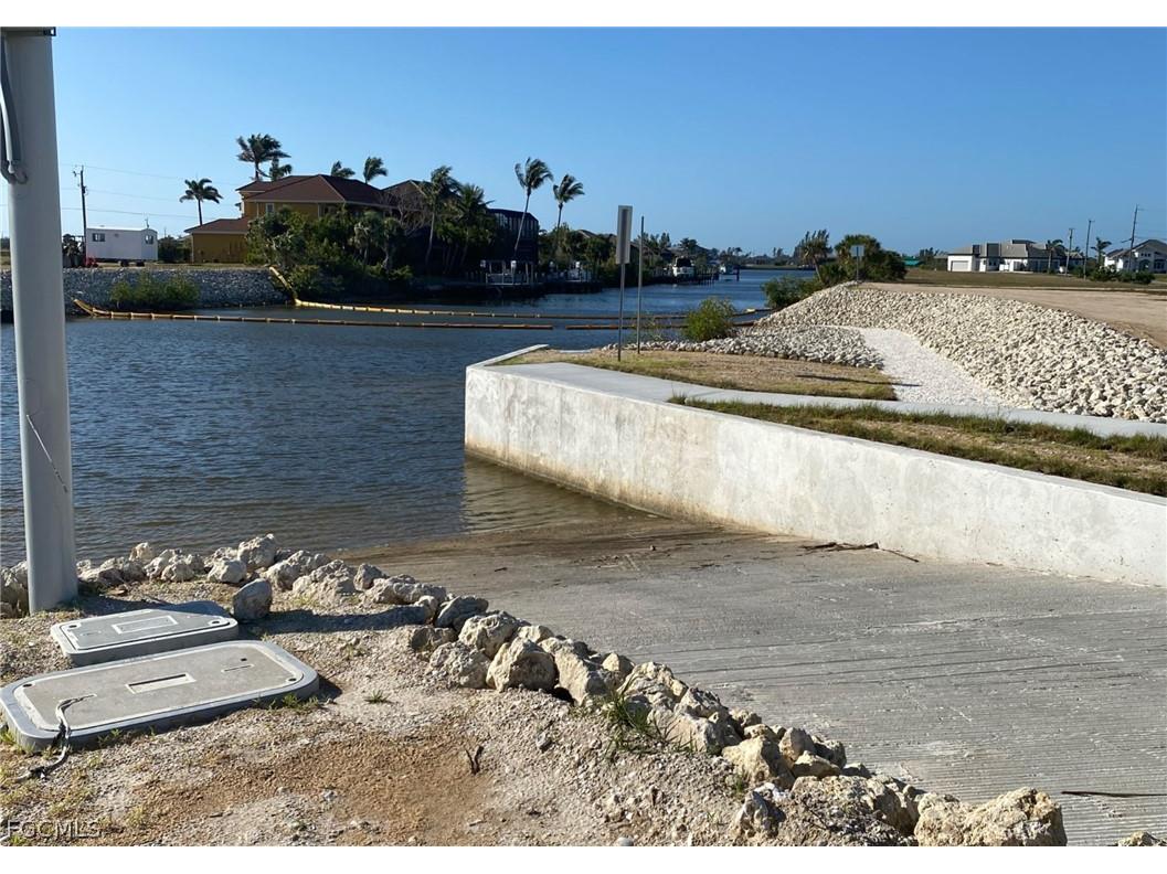 4333 NW 33rd Lane Cape Coral FL 33993 2026010127 image43