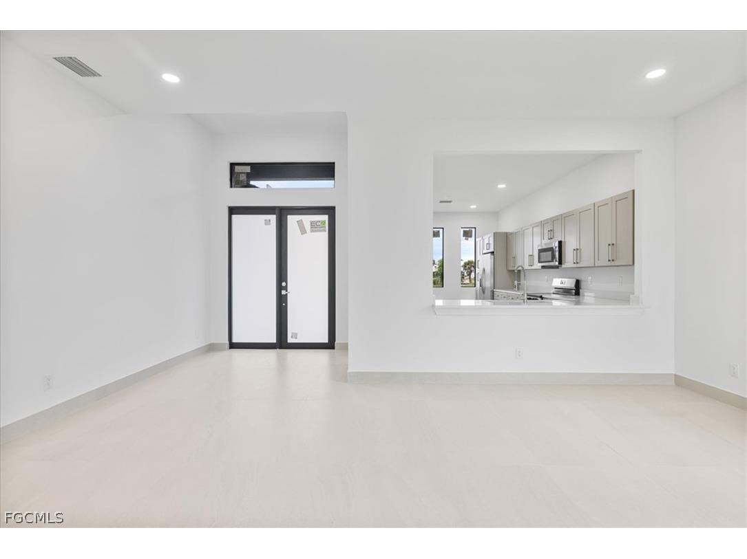 4333 NW 33rd Lane Cape Coral FL 33993 2026010127 image6