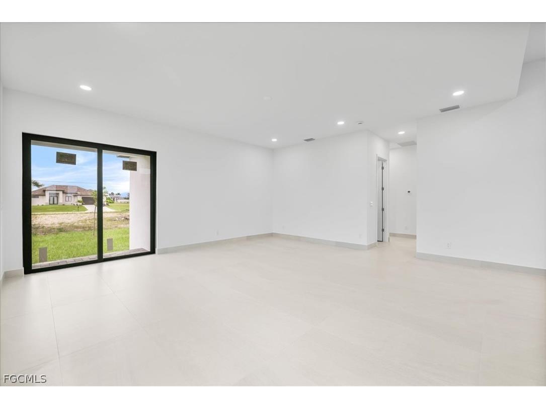 4333 NW 33rd Lane Cape Coral FL 33993 2026010127 image7