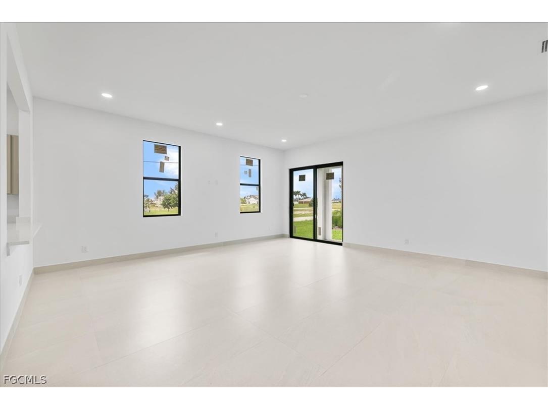 4333 NW 33rd Lane Cape Coral FL 33993 2026010127 image9