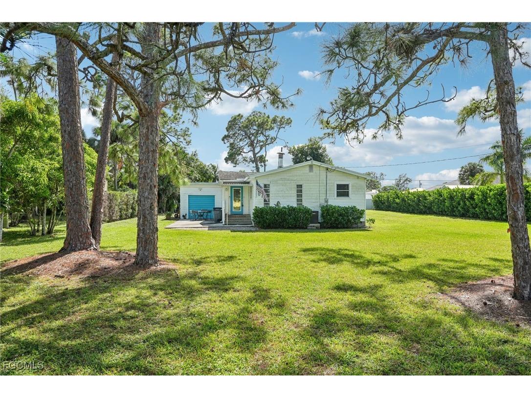 4335 Tarpon Avenue SW Bonita Springs FL 34134 2025017835 image1