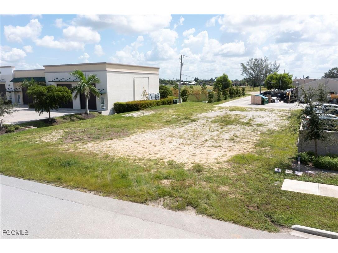 4337 & 4339 SW 9th Avenue Cape Coral FL 33914 2025005977 image15