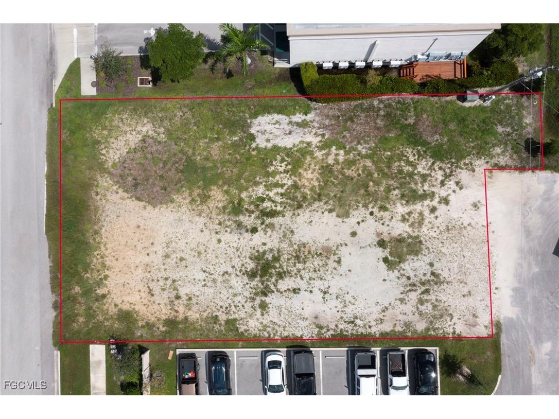 4337 & 4339 SW 9th Avenue Cape Coral FL 33914 2025005977 image2