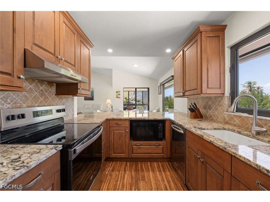 4339 Gulf Pines Drive Sanibel FL 33957 2026013961 image19