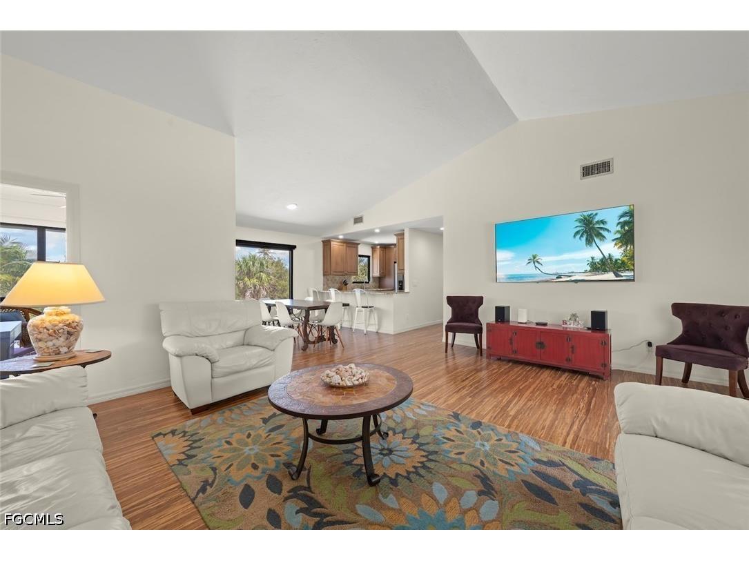 4339 Gulf Pines Drive Sanibel FL 33957 2026013961 image8