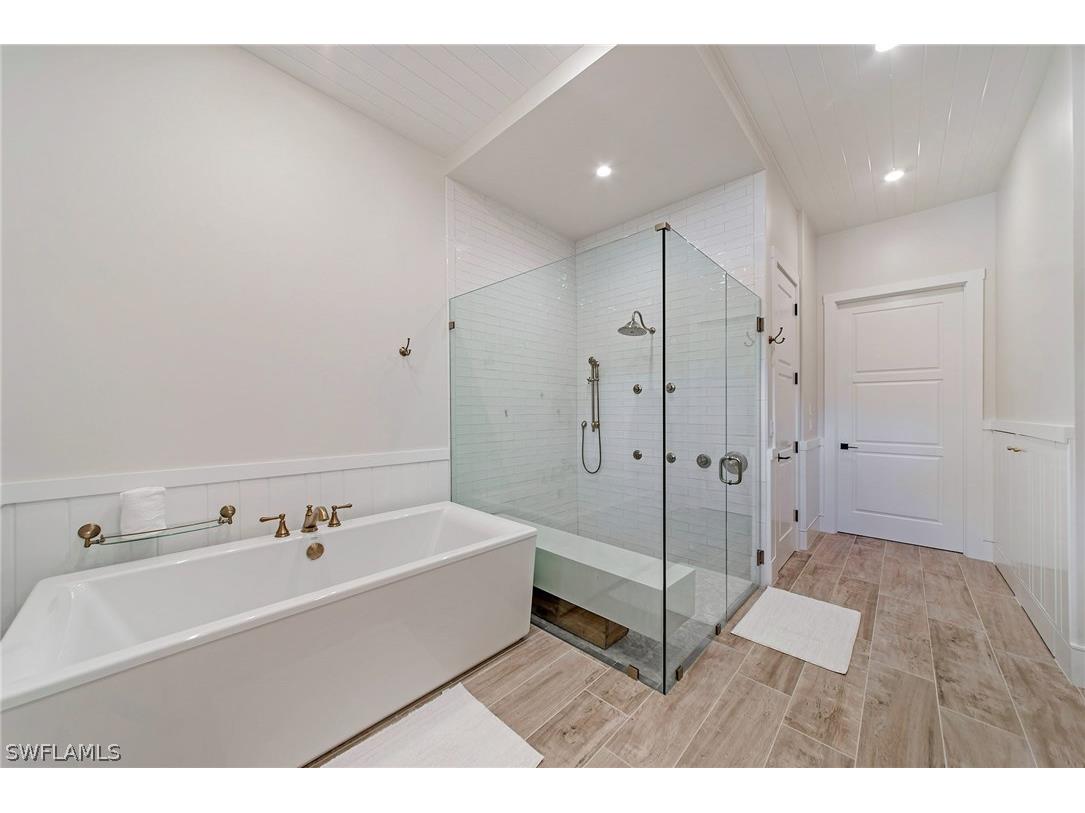 434 3rd Avenue S Naples FL 34102 226009344 image17