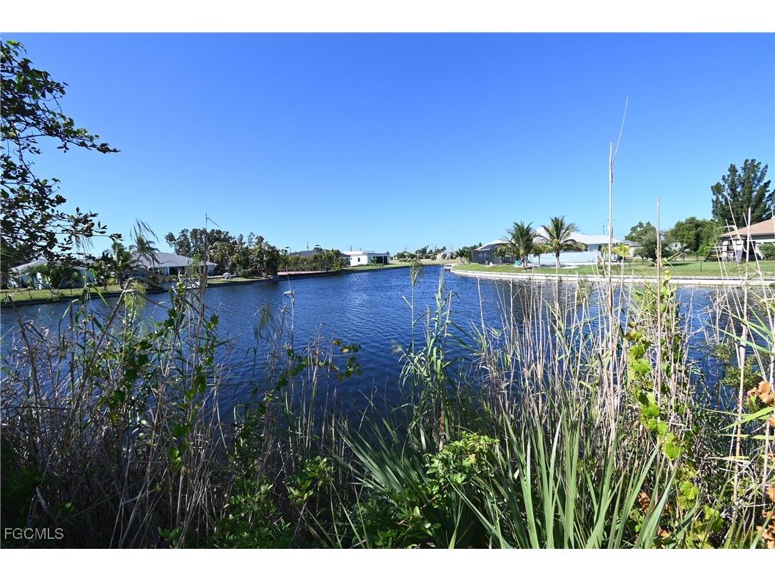 434 SW 30th Avenue Cape Coral FL 33991 2025015750 image1