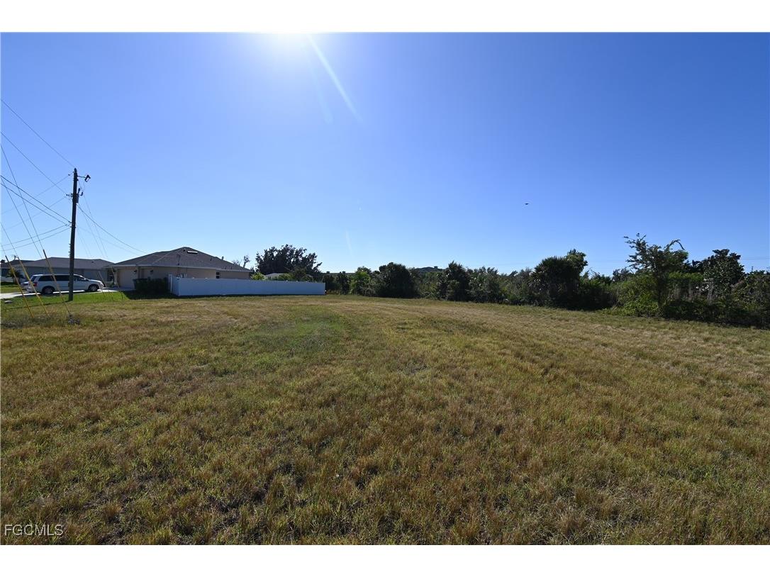 434 SW 30th Avenue Cape Coral FL 33991 2025015750 image4