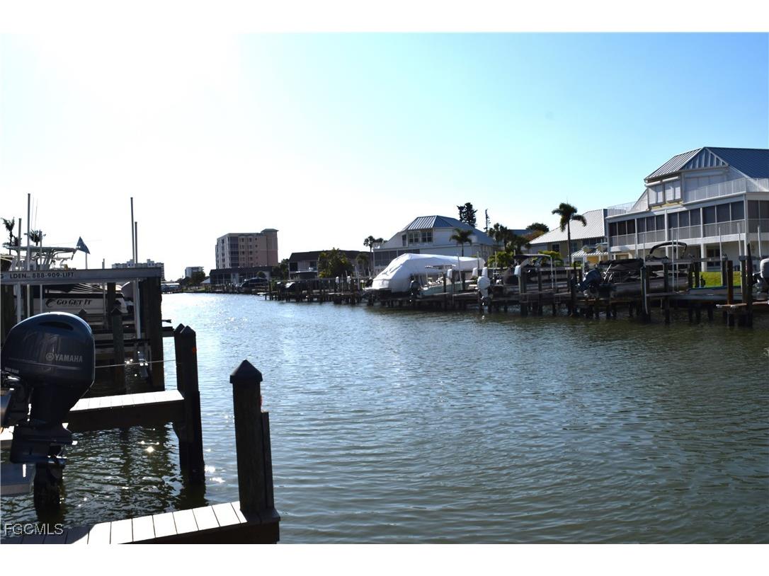 4341 Bay Beach Lane Fort Myers Beach FL 33931 2025023377 image12