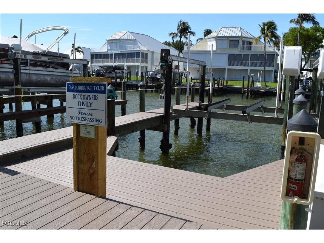 4341 Bay Beach Lane Fort Myers Beach FL 33931 2025023377 image2