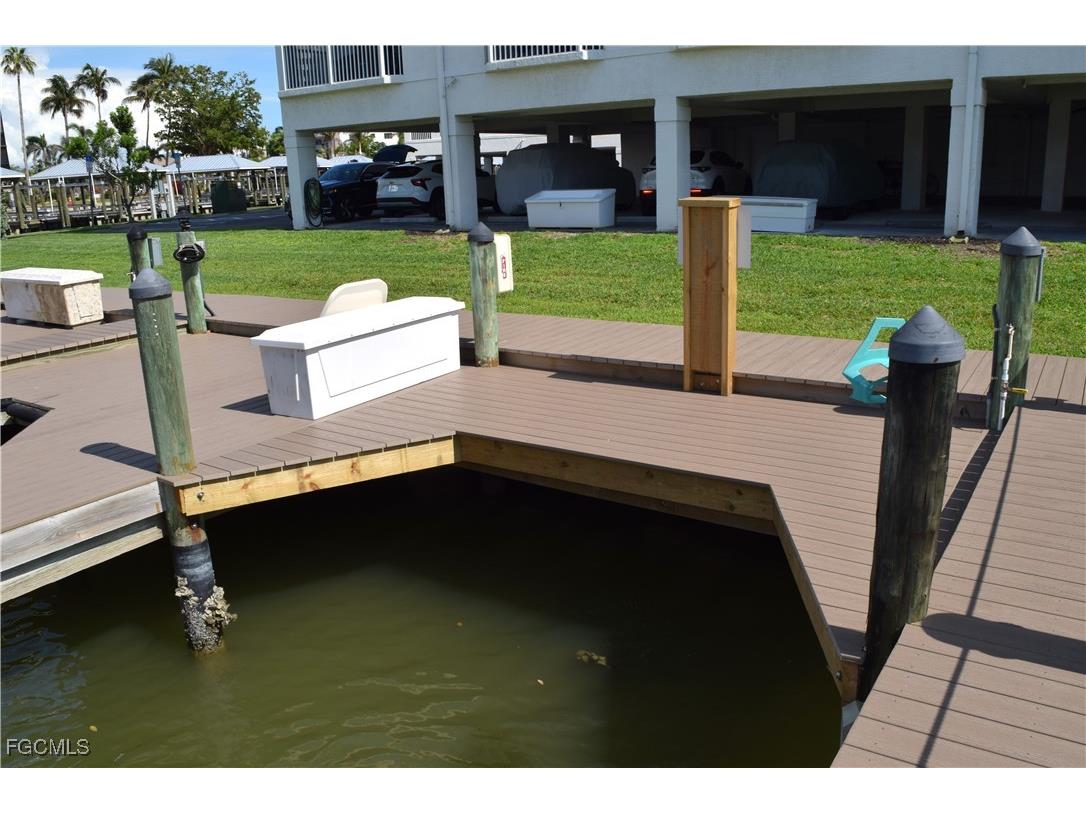 4341 Bay Beach Lane Fort Myers Beach FL 33931 2025023377 image4