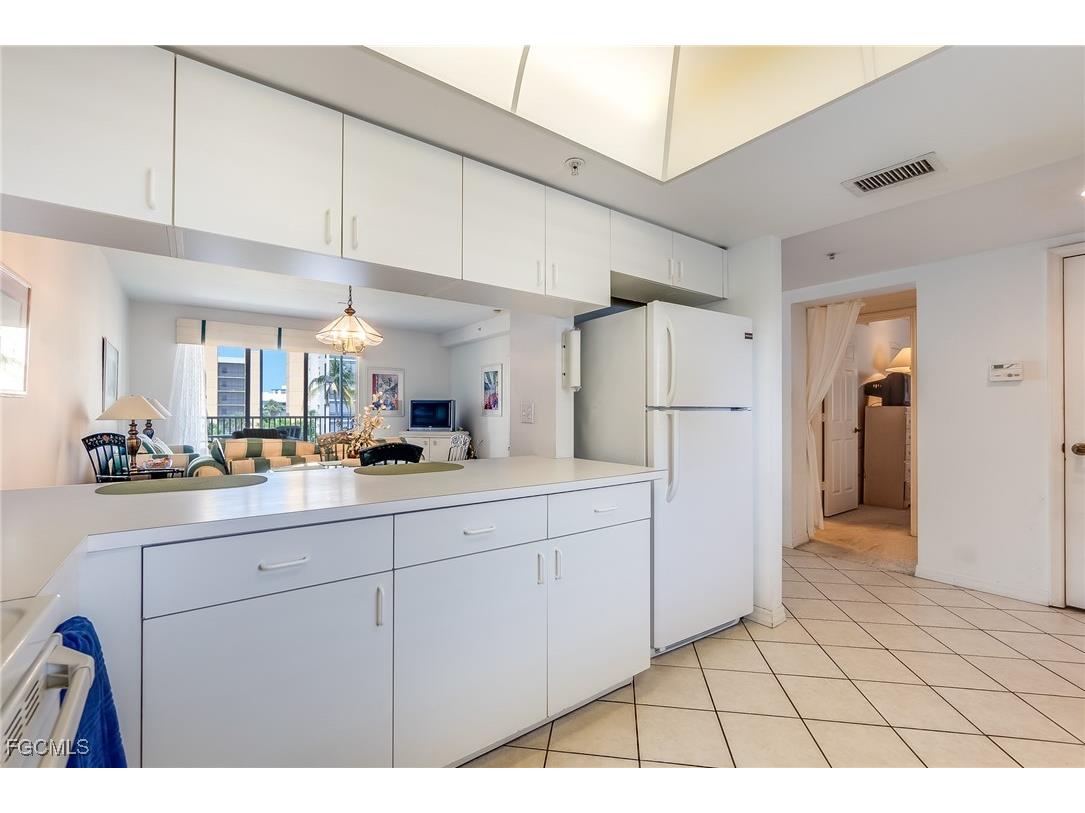 4351 Bay Beach Lane #332 Fort Myers Beach FL 33931 2025022652 image9