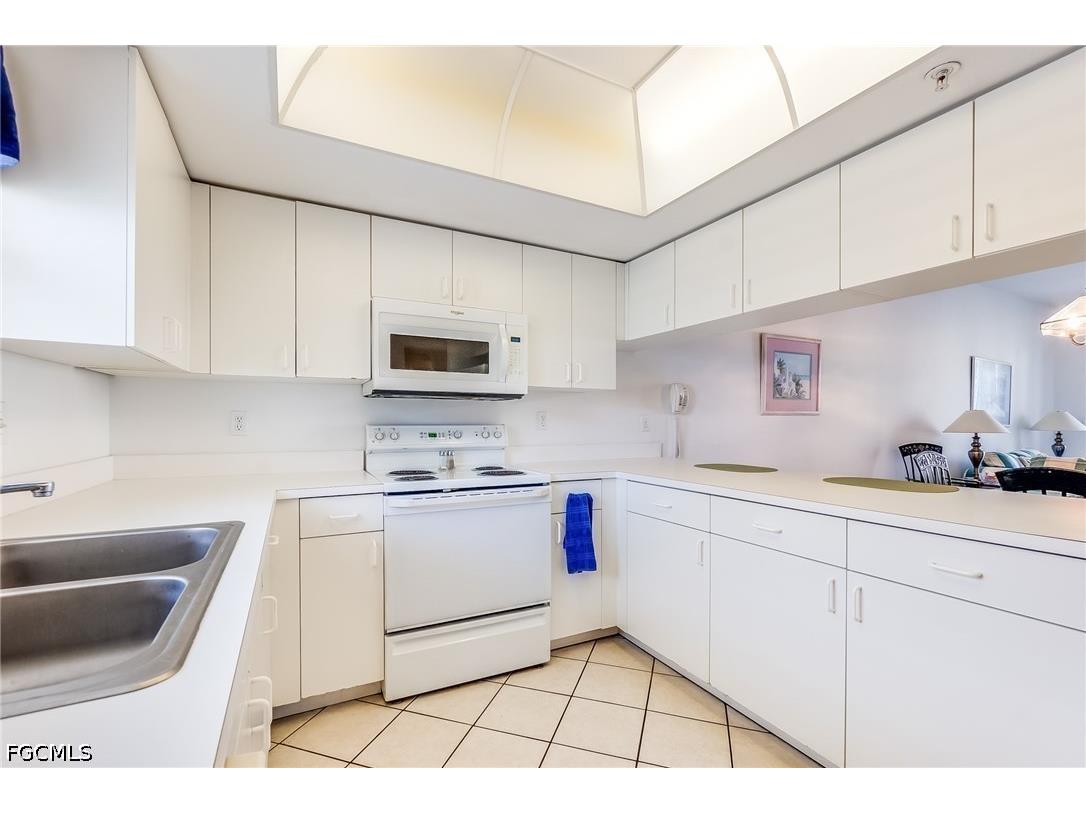 4351 Bay Beach Lane #332 Fort Myers Beach FL 33931 2026020592 image11