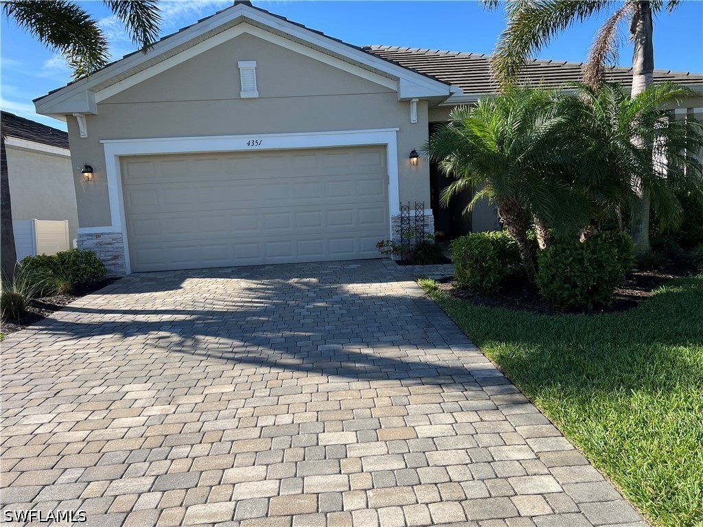 4351 Bluegrass Drive Fort Myers FL 33916 226024416 image1
