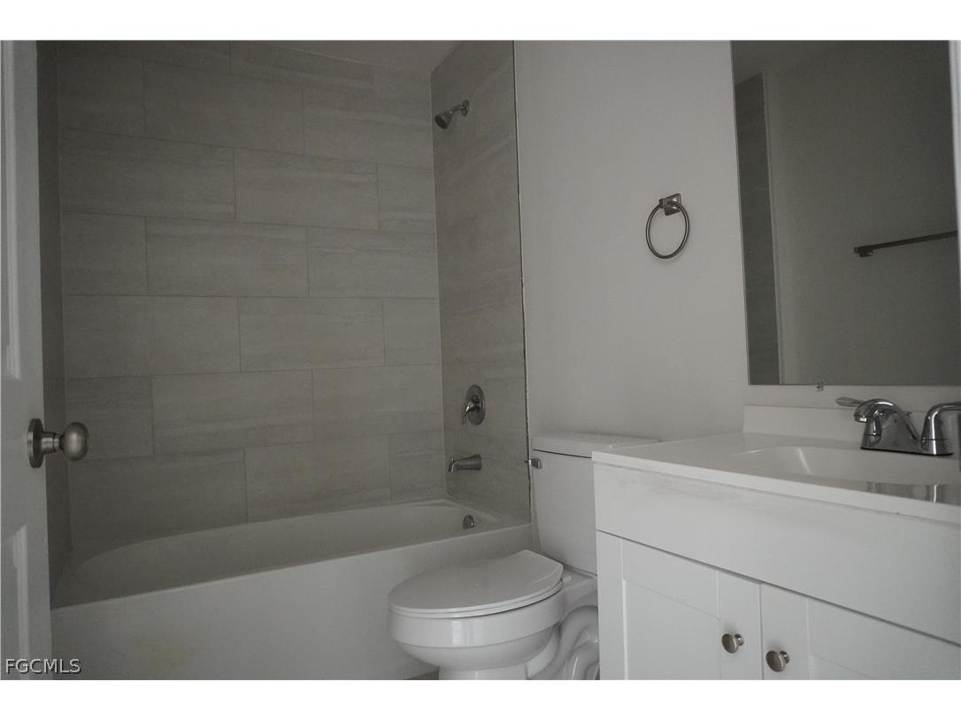 4351 Country Club Boulevard Cape Coral FL 33904 2026009041 image5