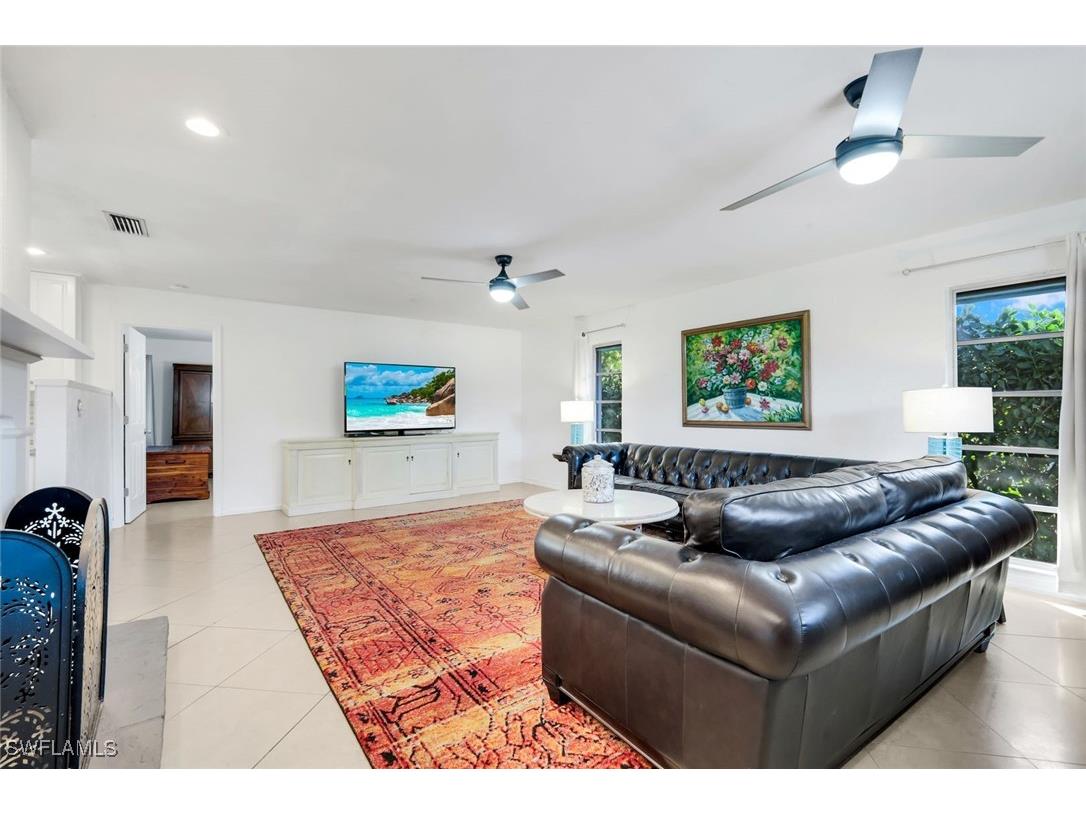 4352 Parrot Avenue Naples FL 34104 226001580 image8