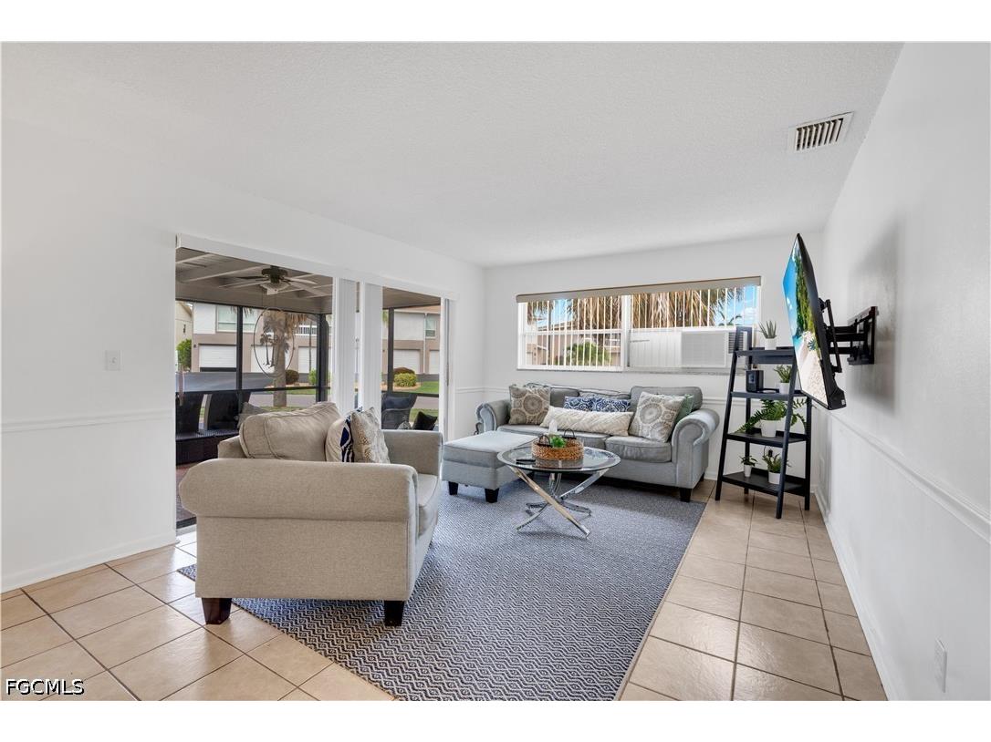 4353 Country Club Boulevard #B Cape Coral FL 33904 2026025082 image1