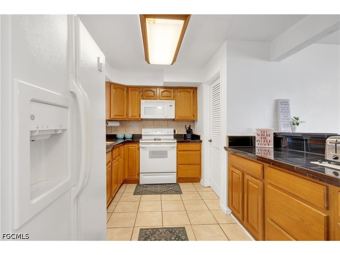 4353 Country Club Boulevard #B Cape Coral FL 33904 2026025082 image8