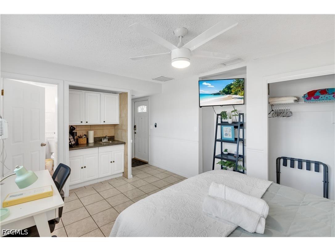 4353 Country Club Boulevard #D Cape Coral FL 33904 2026025084 image8
