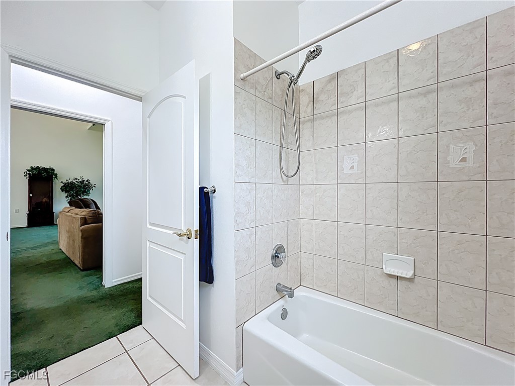 4353 Hidden River Road Sarasota FL 34240 2025022624 image33