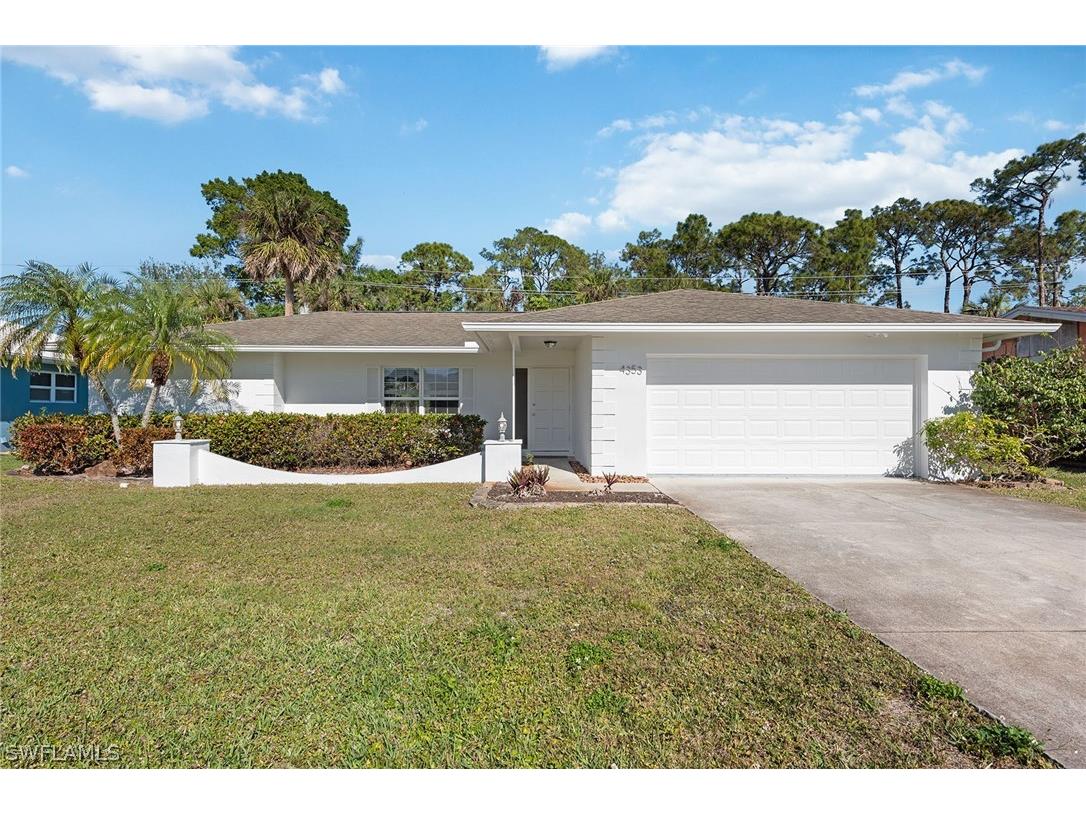 4353 Robin Avenue Naples FL 34104 223005756 image1