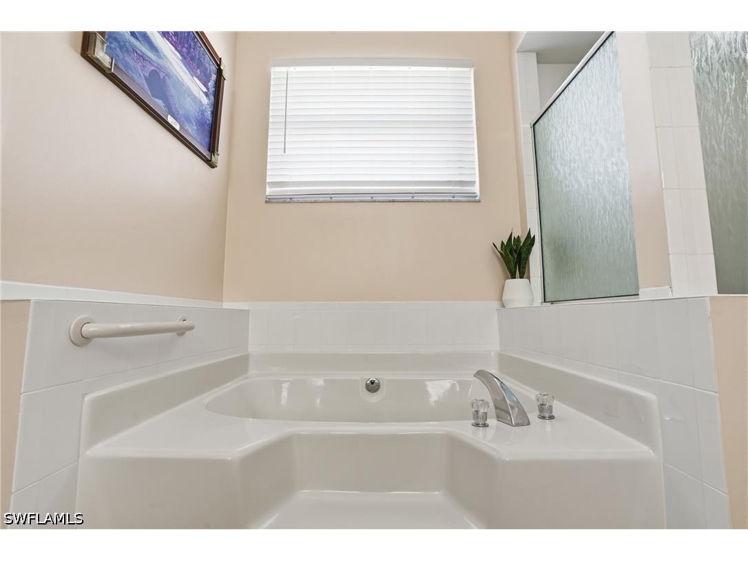 4356 Mistlethrush Lane Naples FL 34119 226013634 image17
