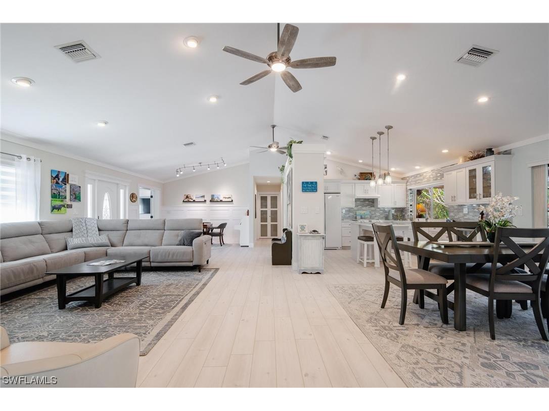 436 Sharwood Drive Naples FL 34110 224010515 image1