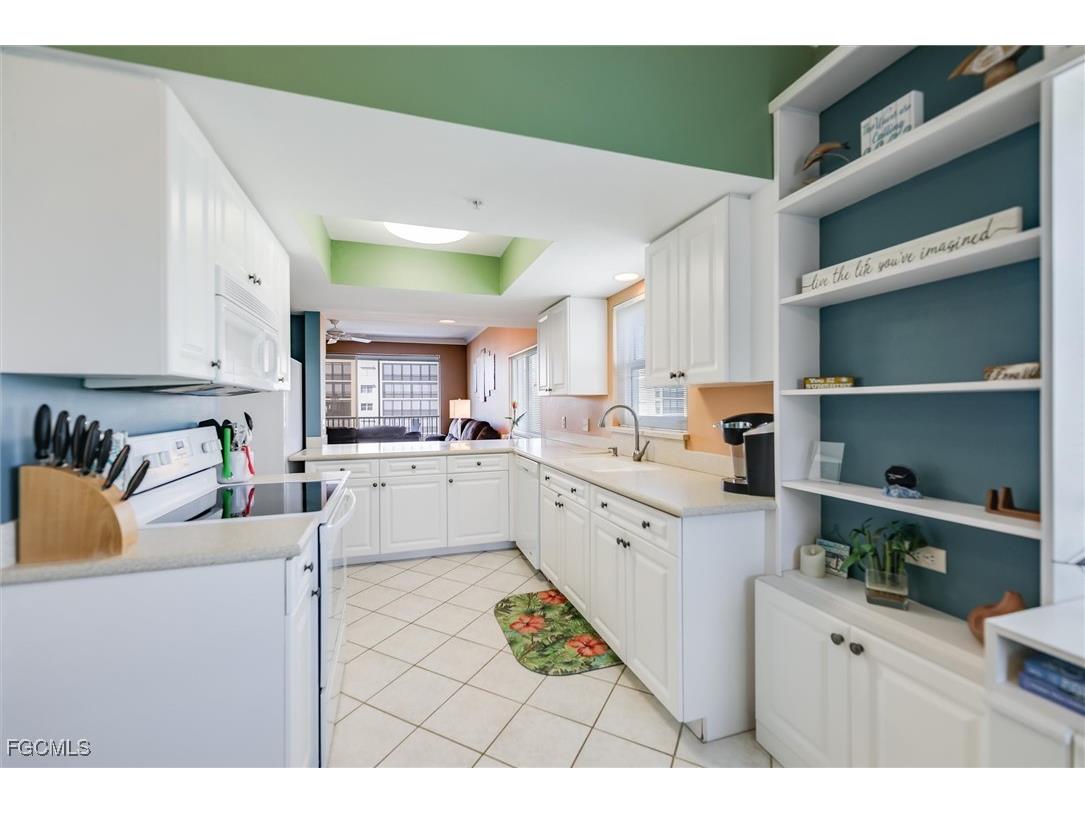 4361 Bay Beach Lane #424 Fort Myers Beach FL 33931 2025014716 image4