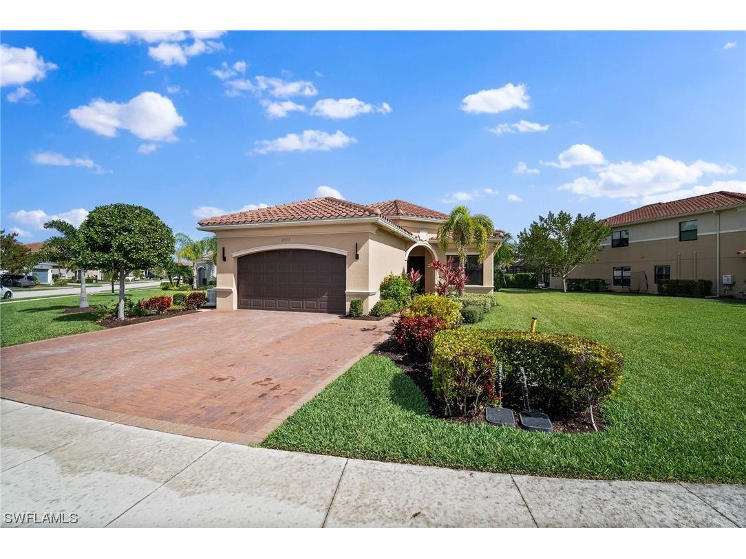 4363 Aurora Street Naples FL 34119 224017472 image1
