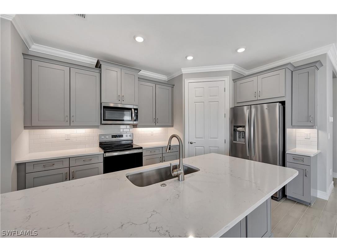 437 Tamarindo Lane Naples FL 34114 226009171 image8