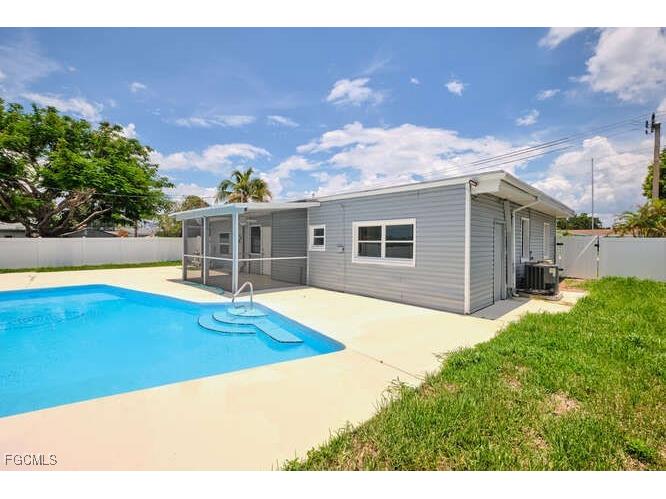 4370 Deleon Street Fort Myers FL 33901 2025005778 image2