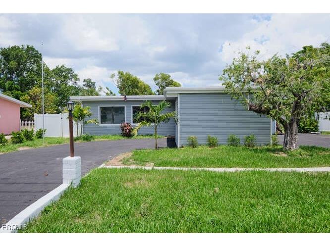 4370 Deleon Street Fort Myers FL 33901 2026004024 image1