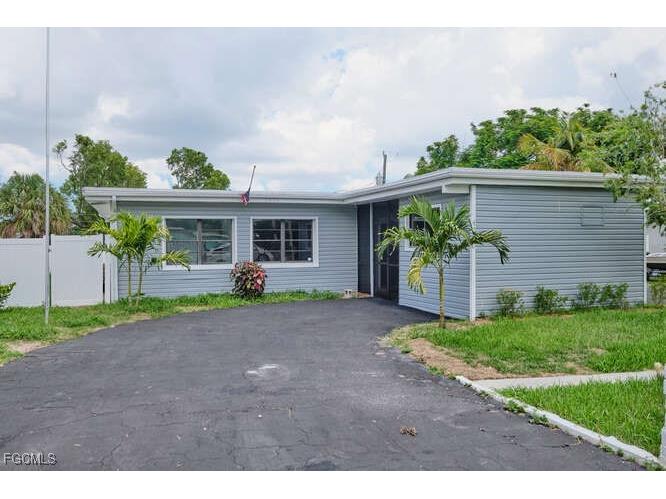 4370 Deleon Street Fort Myers FL 33901 2026004024 image4