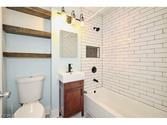 4370 Deleon Street Fort Myers FL 33901 2026014442 image32