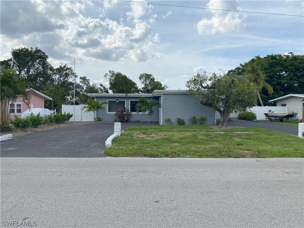 4370 Deleon Street Fort Myers FL 33901 223077503 image1