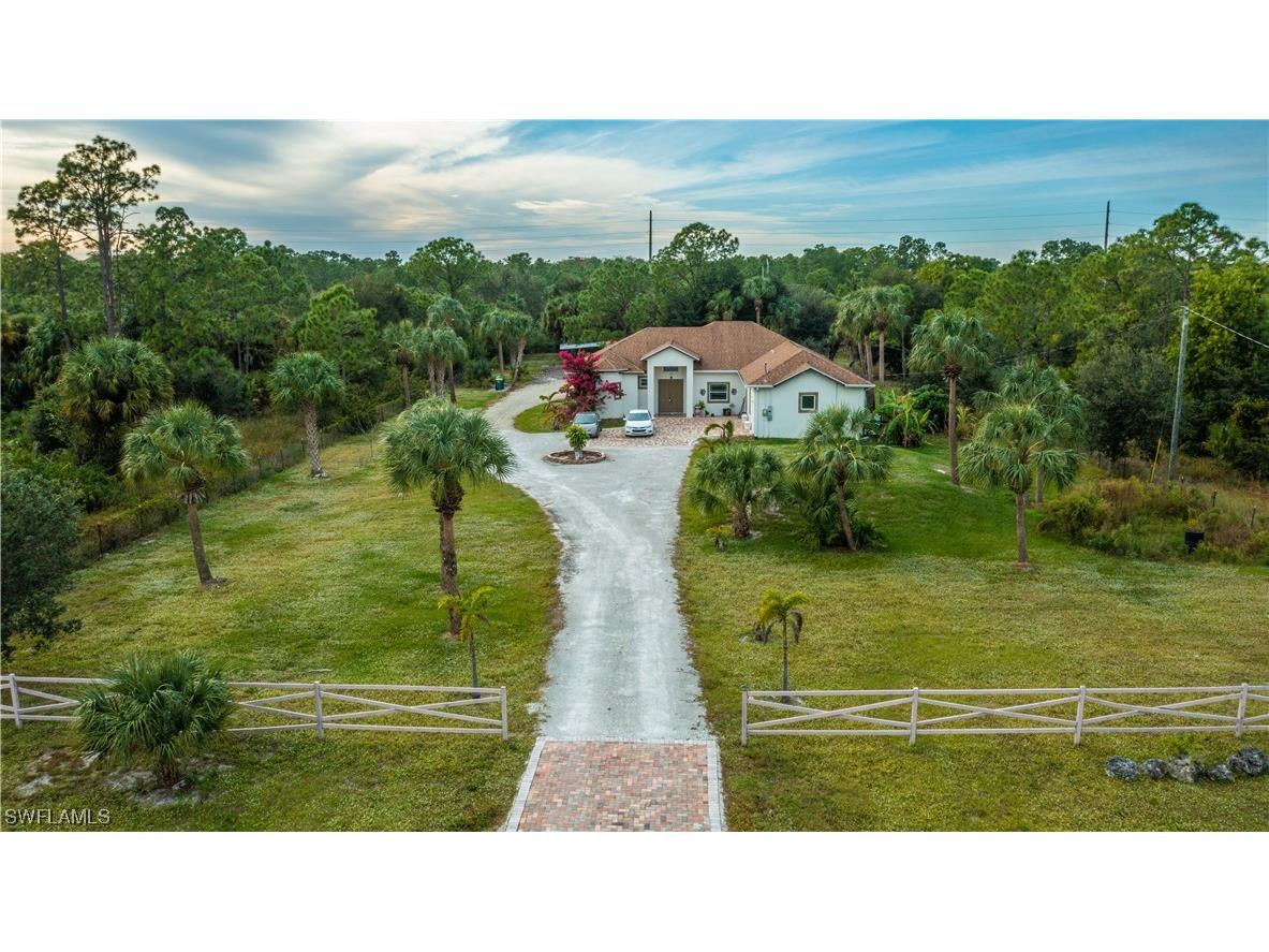 4377 8th Street NE Naples FL 34120 224012546 image1