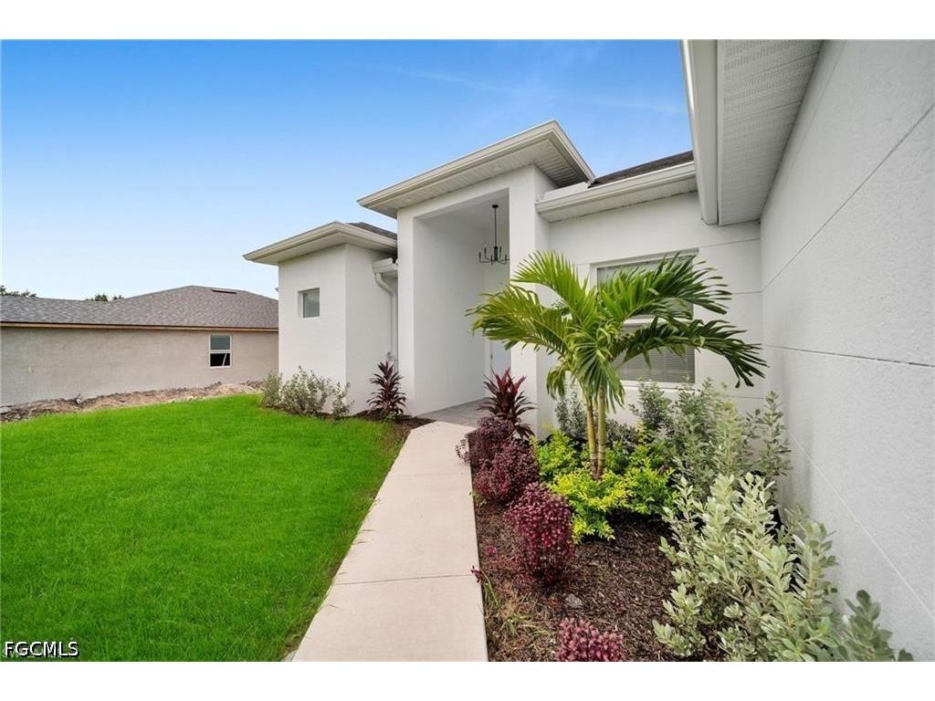 438 Poplar Street Lehigh Acres FL 33974 2026025818 image2