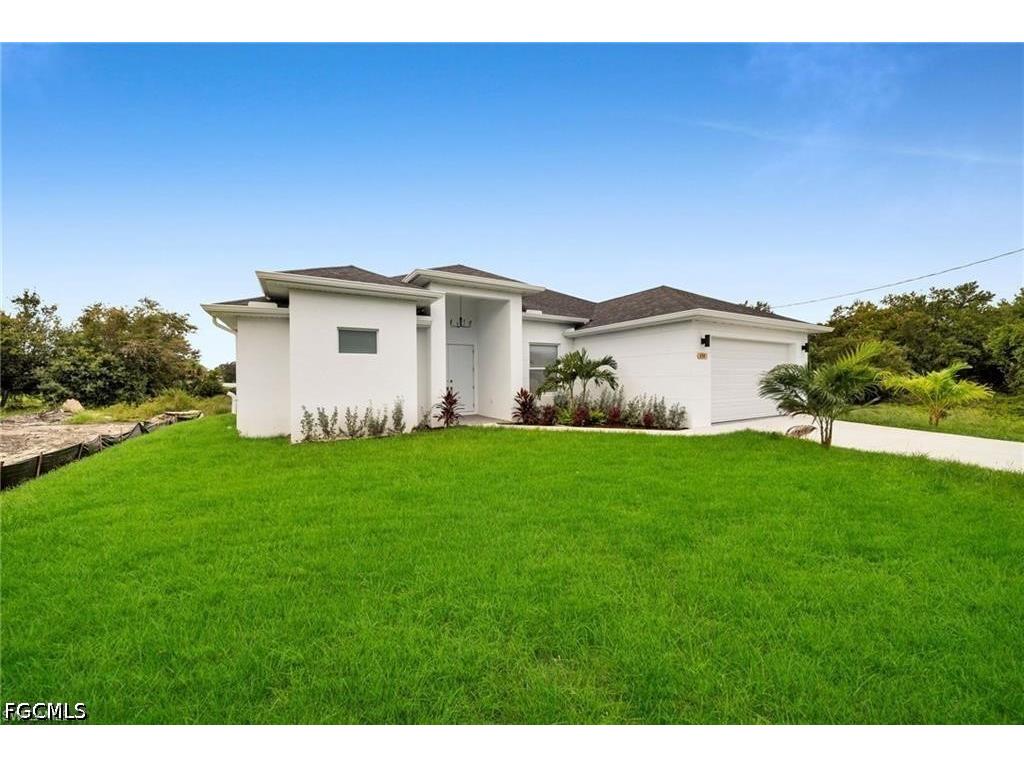 438 Poplar Street Lehigh Acres FL 33974 2026025818 image3