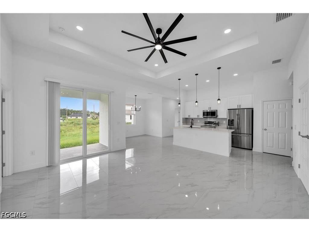 438 Poplar Street Lehigh Acres FL 33974 2026025818 image4
