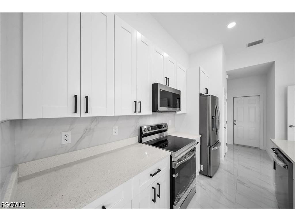 438 Poplar Street Lehigh Acres FL 33974 2026025818 image6
