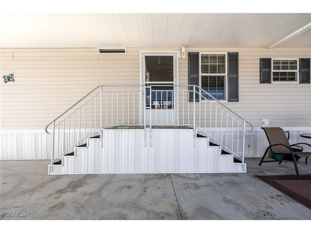 438 Snead Drive North Fort Myers FL 33903 2026003926 image5