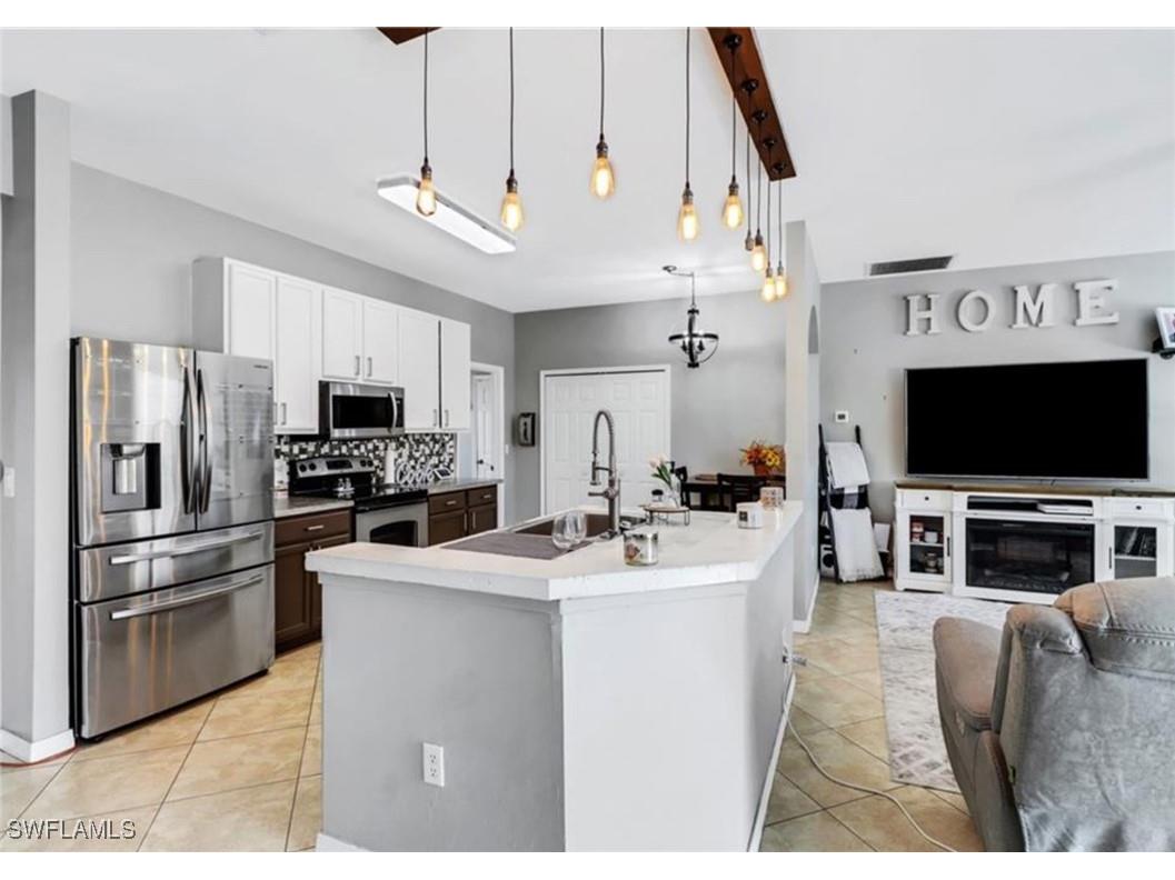 4380 40th Street NE Naples FL 34120 225051602 image1