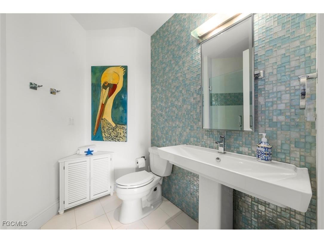 4383 Gulf Pines Drive Sanibel FL 33957 2025019643 image34