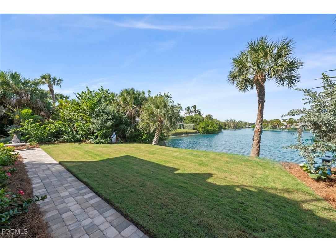 4383 Gulf Pines Drive Sanibel FL 33957 2025019643 image46